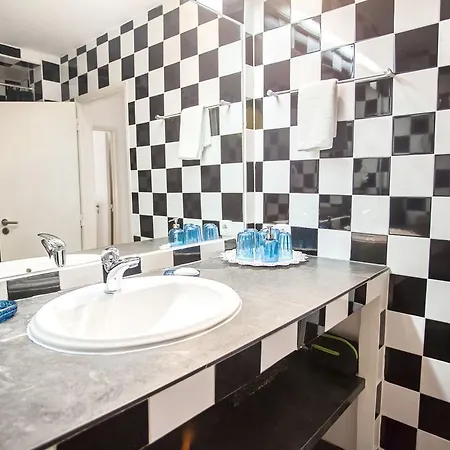 Lovelystay - Castle Hill * Lisbon