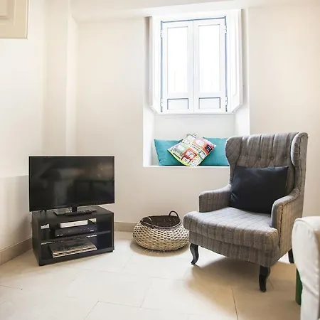 Apartment Lovelystay - Castle Hill