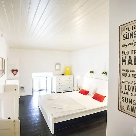Apartment Lovelystay - Castle Hill