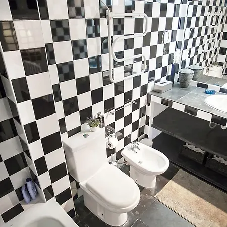 Lovelystay - Castle Hill Lisbon